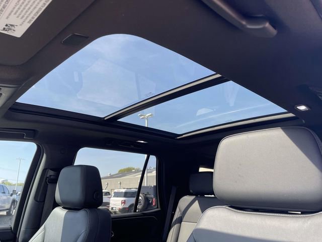 Used 2023 Chevrolet Tahoe Z71 w/ Luxury Package image 20