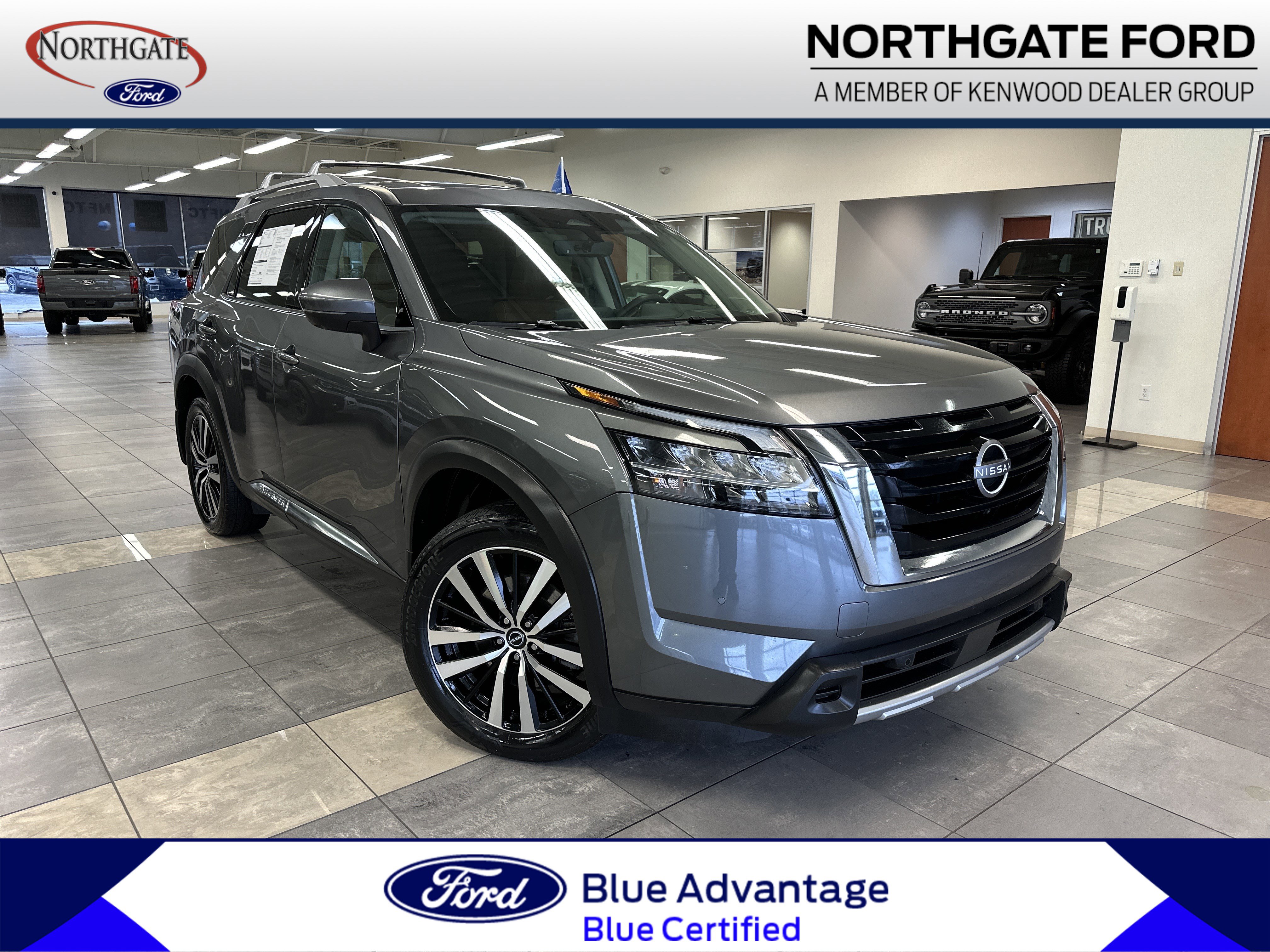 Used 2023 Nissan Pathfinder Platinum image 1
