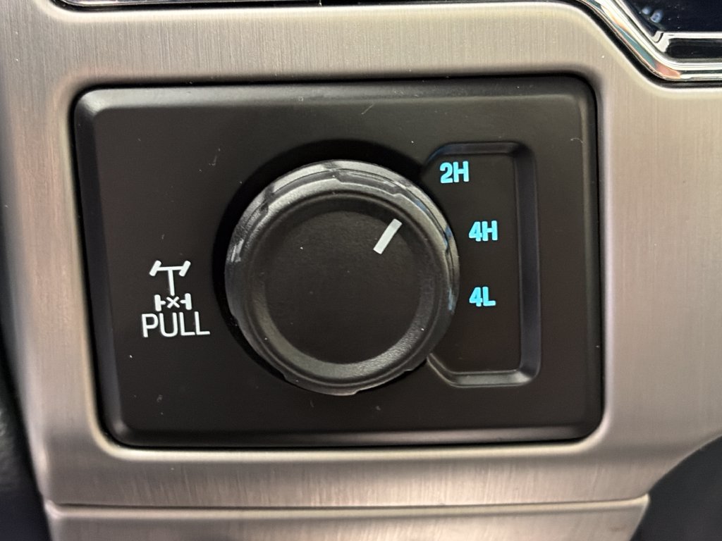 Certified 2022 Ford F350 Platinum w/ Tremor Off-Road Package AWD/4WD image 23