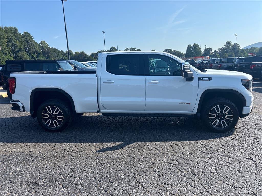 Used 2024 GMC Sierra 1500 AT4 w/ Technology Package AWD/4WD image 9