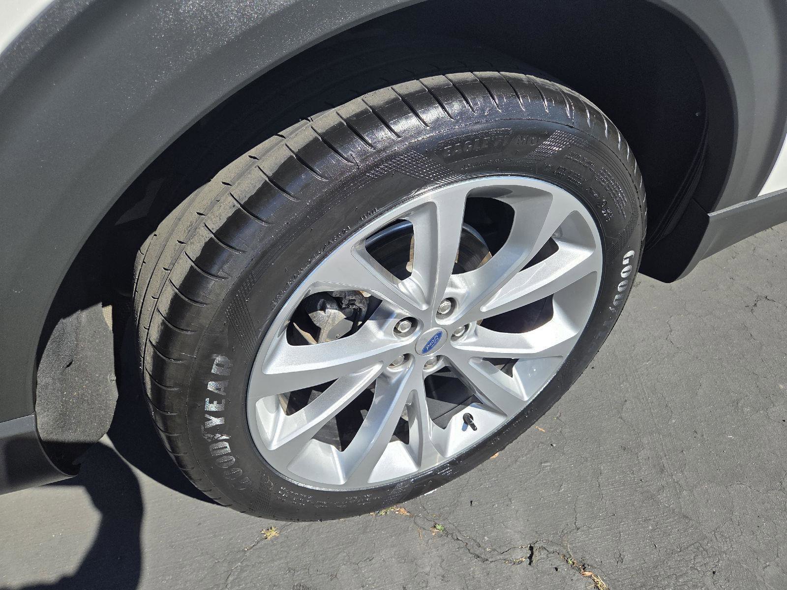 Certified 2021 Ford Explorer Platinum w/ Equipment Group 601A image 13