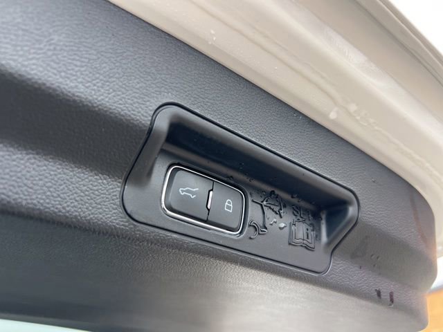 Certified 2024 Ford Explorer XLT w/ Equipment Group 202A image 25