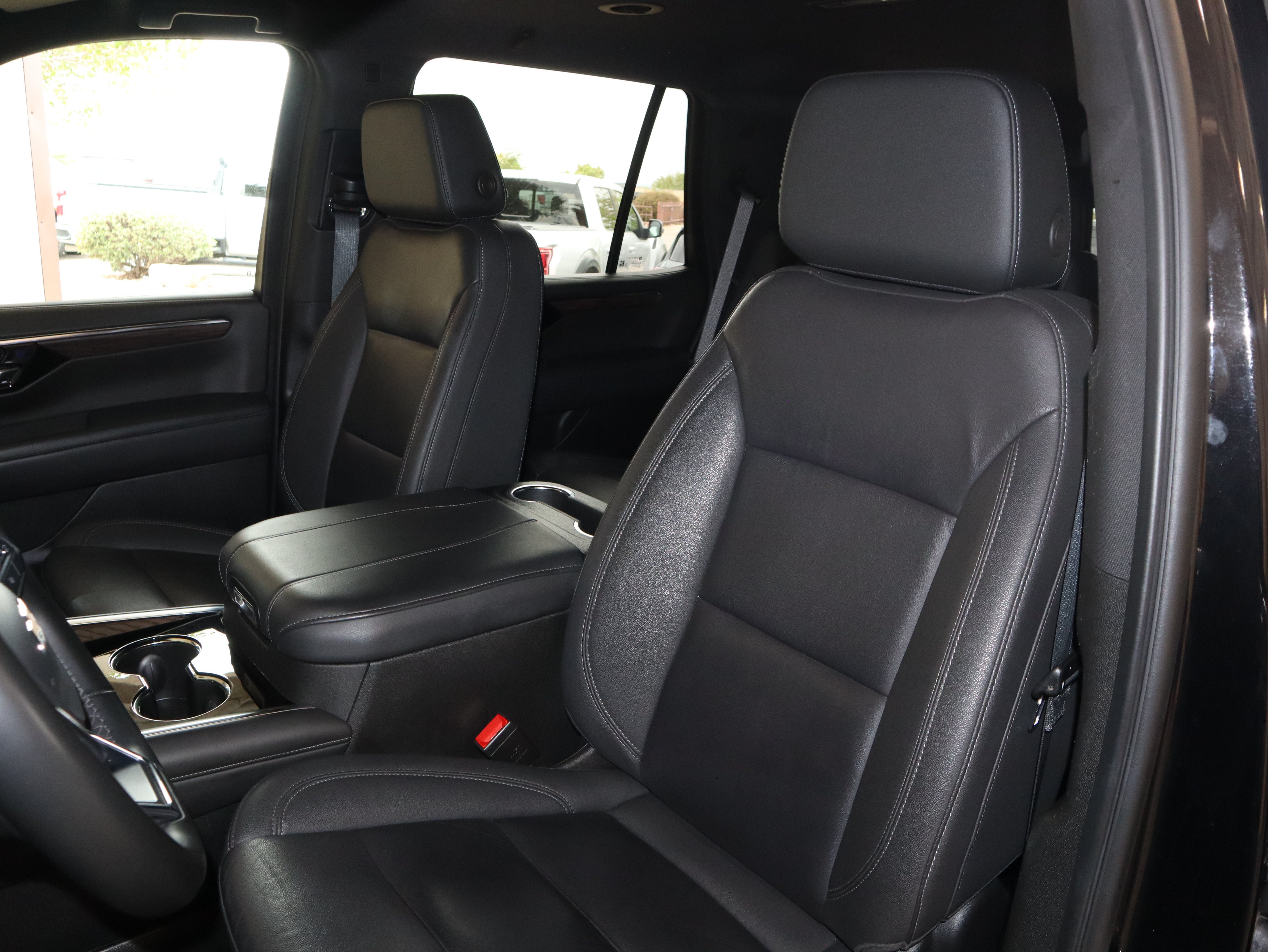 Used 2025 Chevrolet Tahoe LT RWD image 31
