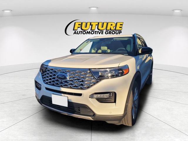 Certified 2022 Ford Explorer Platinum w/ Equipment Group 601A AWD/4WD image 3