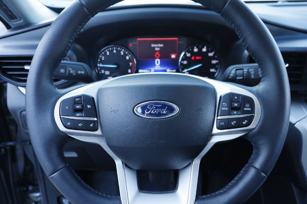 Certified 2024 Ford Explorer XLT RWD image 6