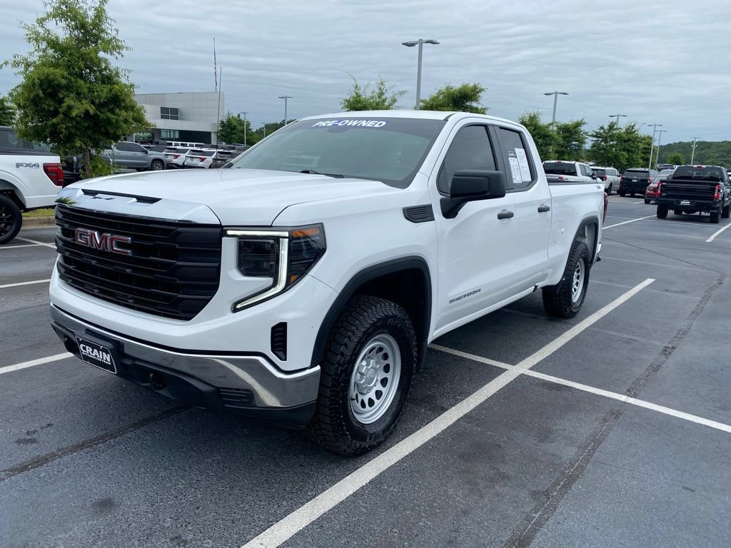 Used 2022 GMC Sierra 1500 Pro w/ Pro Value Package AWD/4WD image 3