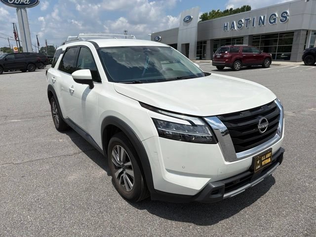 Used 2023 Nissan Pathfinder SL