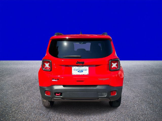 Used 2023 Jeep Renegade Trailhawk w/ Sun/Sound Group AWD/4WD image 4