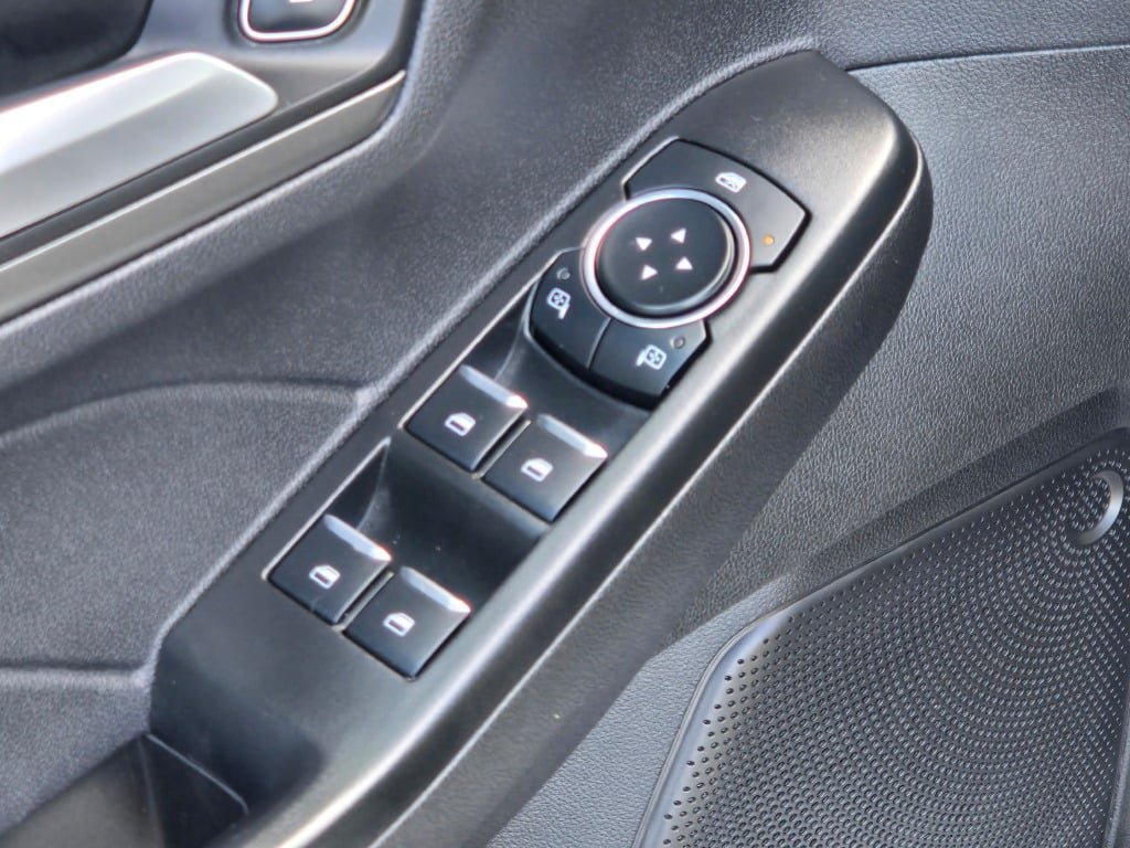 Certified 2025 Ford Escape SE FWD image 20