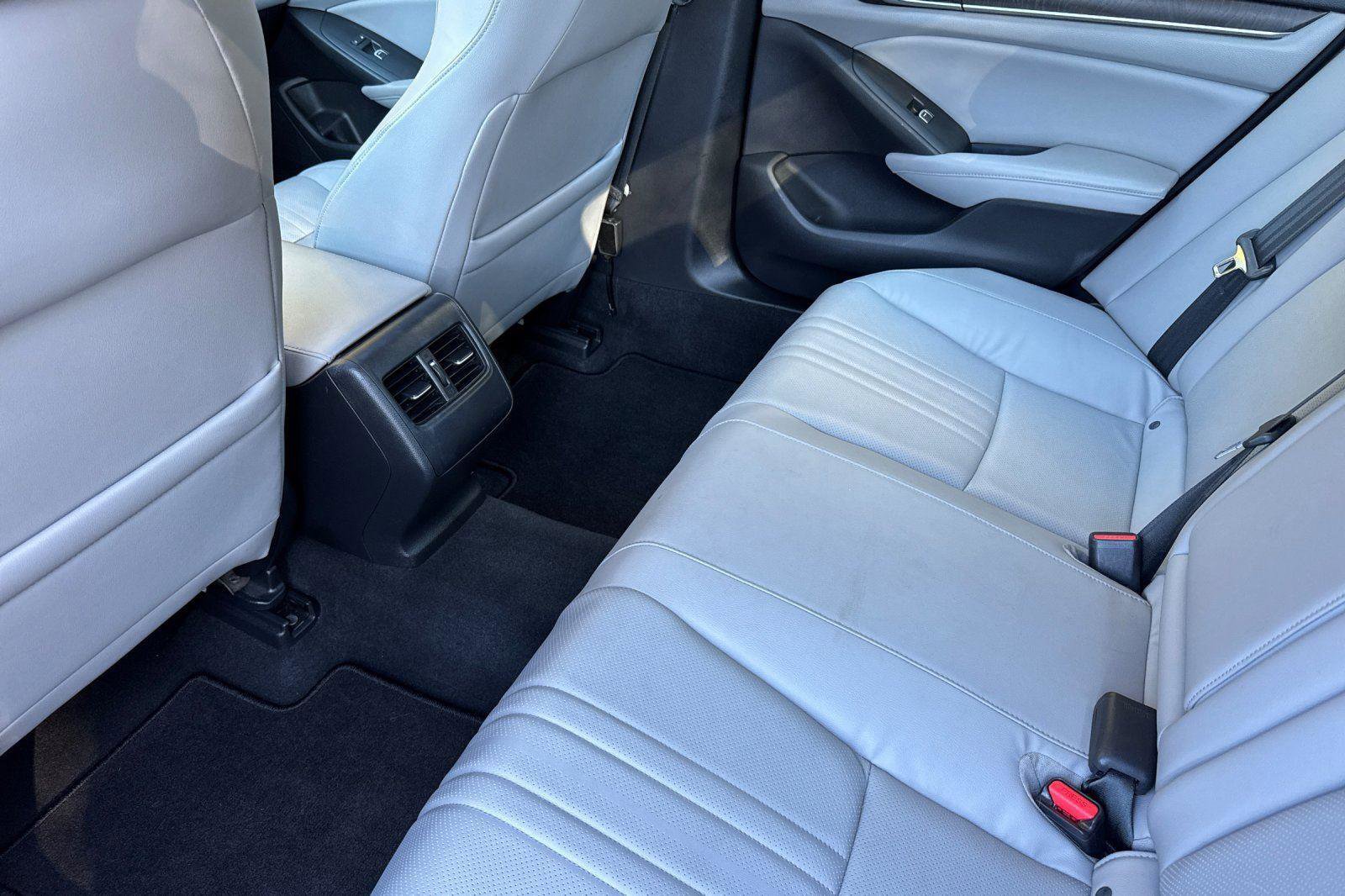 Used 2018 Honda Accord EX-L image 19