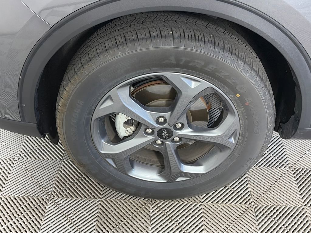 Certified 2025 Ford Escape ST-Line Select AWD/4WD image 8