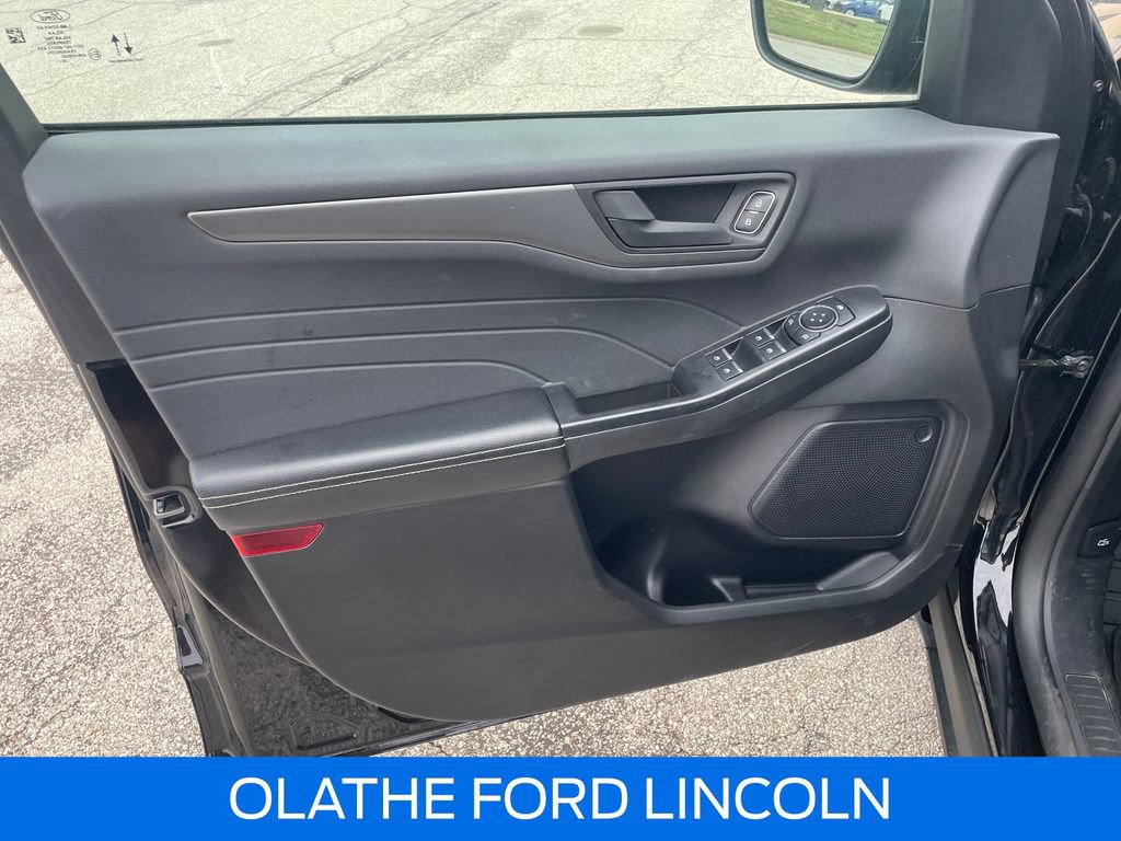 Certified 2025 Ford Escape Active FWD image 13