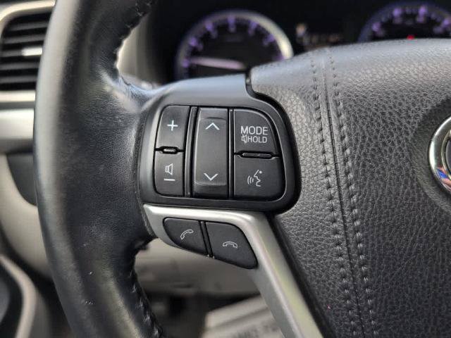 Used 2018 Toyota Highlander XLE AWD/4WD image 23