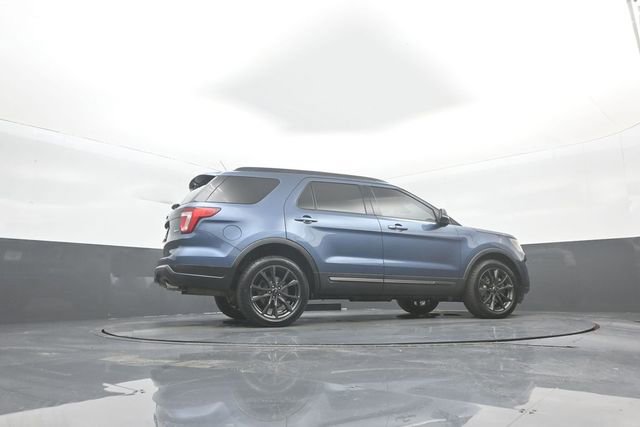 Certified 2019 Ford Explorer XLT w/ Equipment Group 202A AWD/4WD image 39