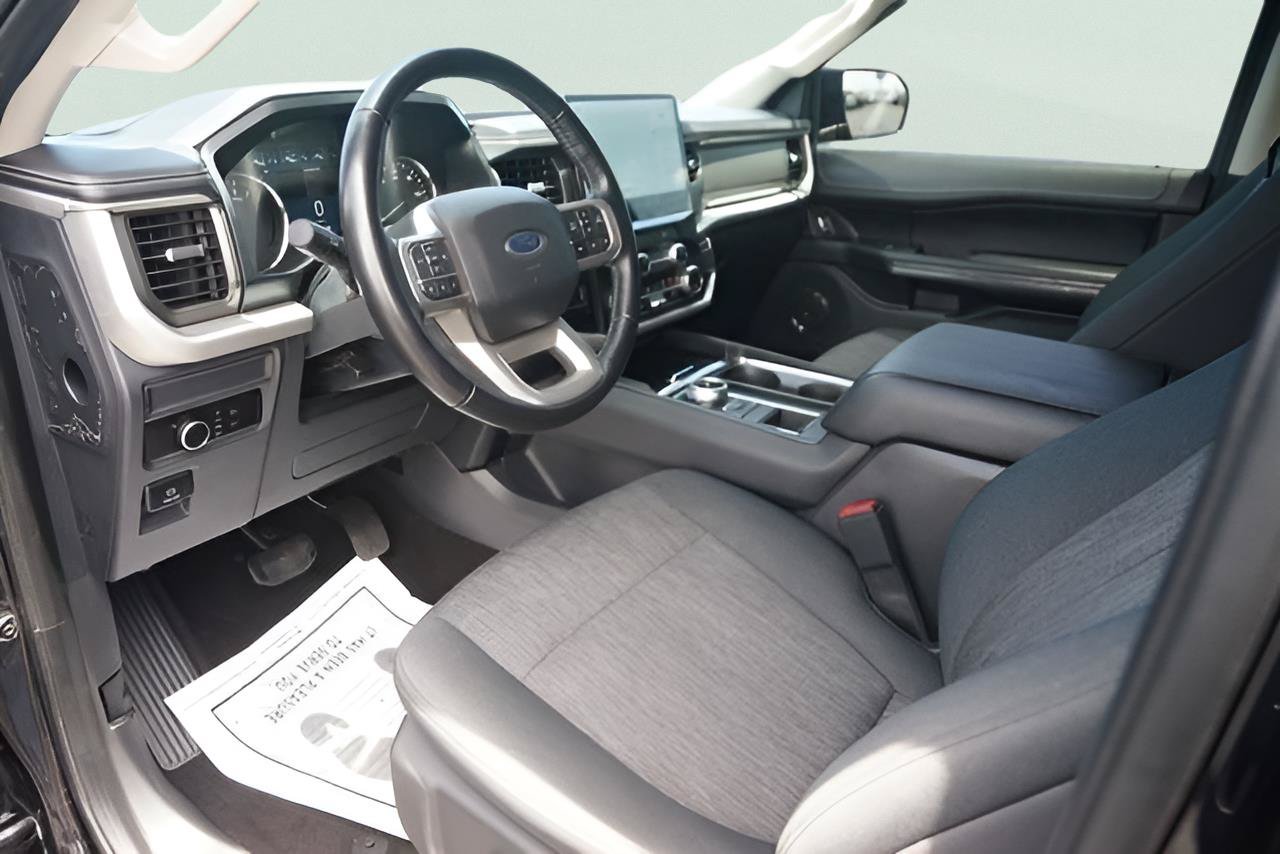 Certified 2023 Ford Expedition XLT RWD image 8