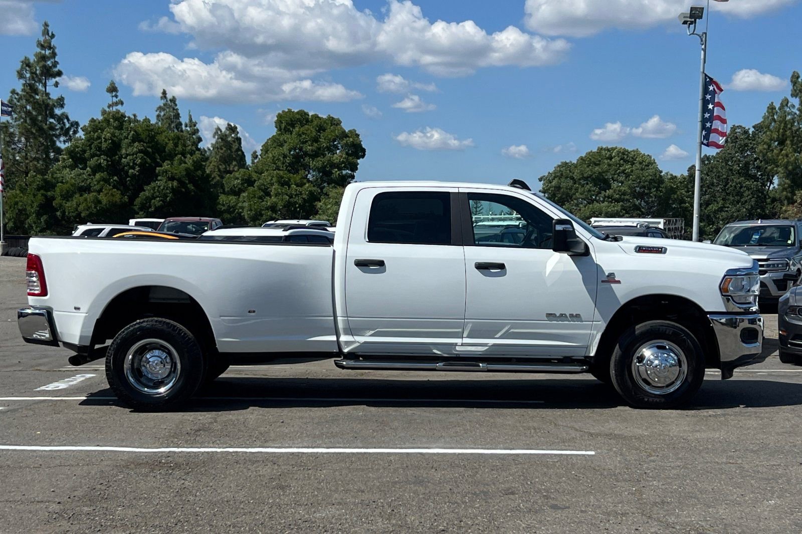 Used 2024 RAM 3500 Big Horn AWD/4WD image 3