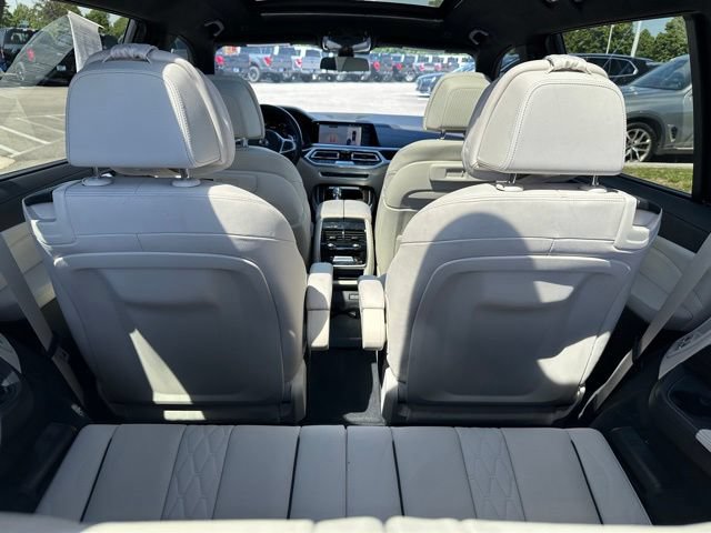 Used 2021 BMW X7 M50i AWD/4WD image 9