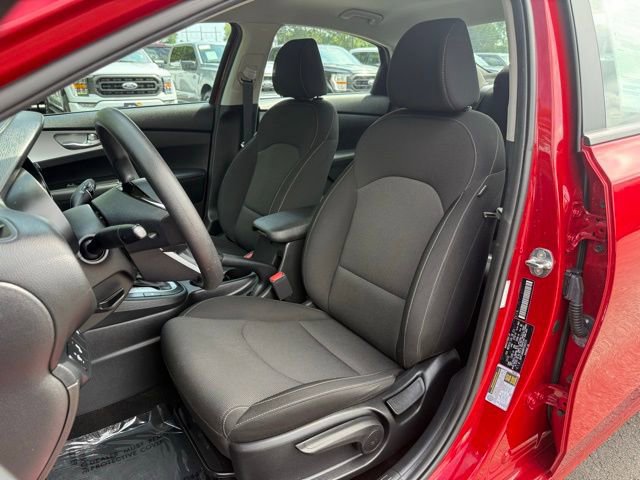 Used 2023 Kia Forte LXS w/ LXS Technology Package image 12