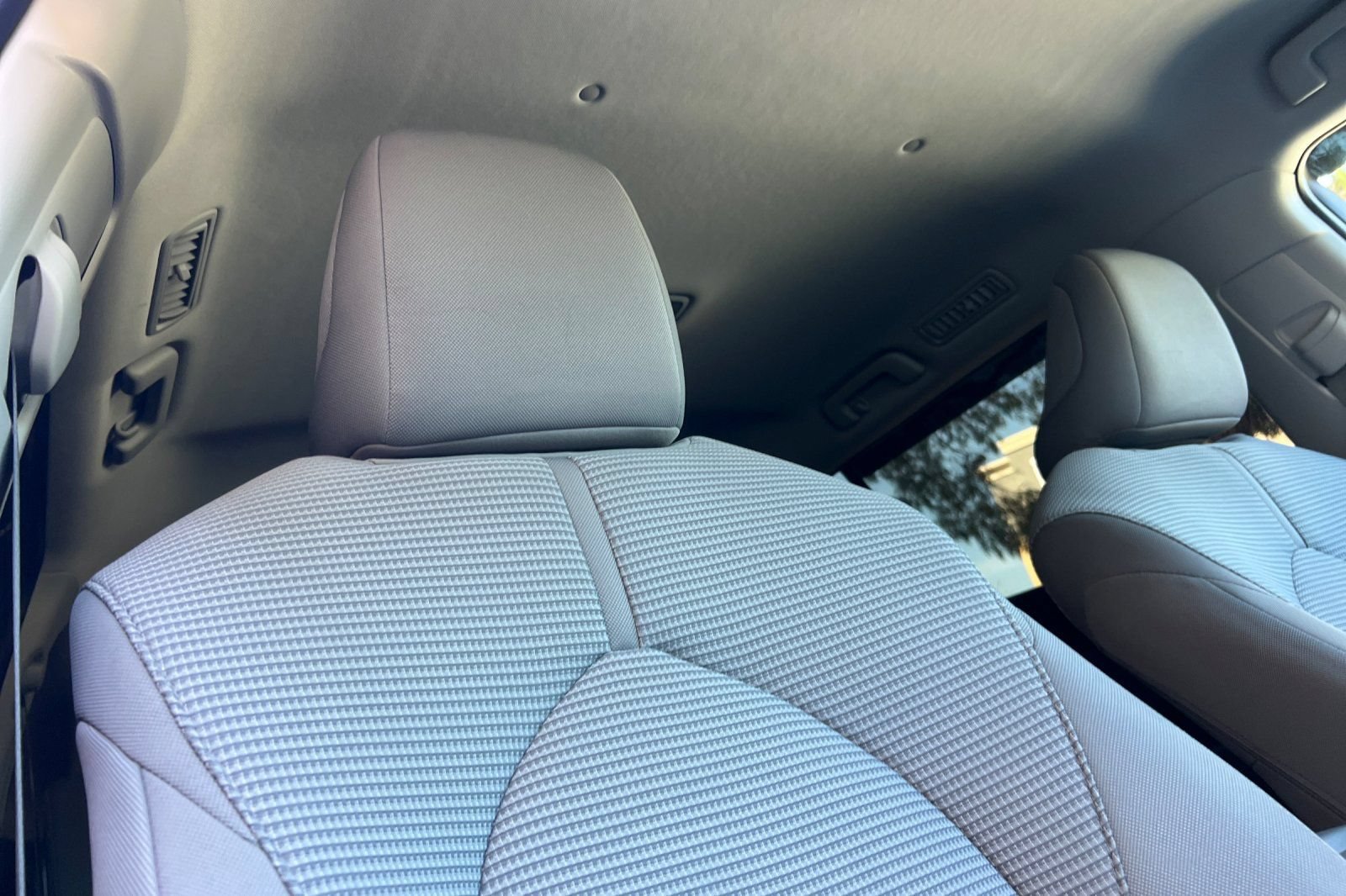 Used 2022 Toyota Highlander LE FWD image 21