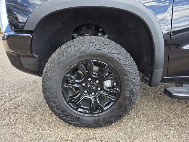 Used 2023 Chevrolet Silverado 1500 ZR2 w/ Technology Package image 27