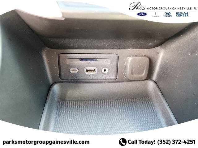 Used 2023 GMC Terrain SLT image 21