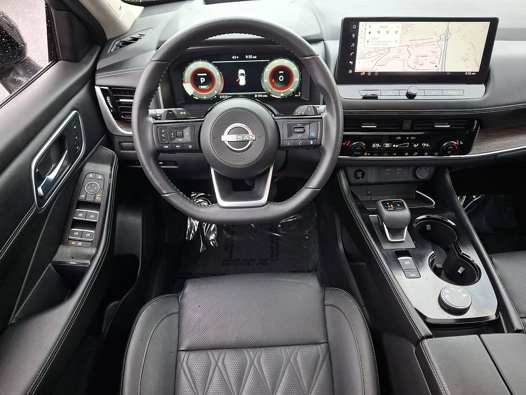 Used 2024 Nissan Rogue Platinum w/ Platinum Premium Package image 12