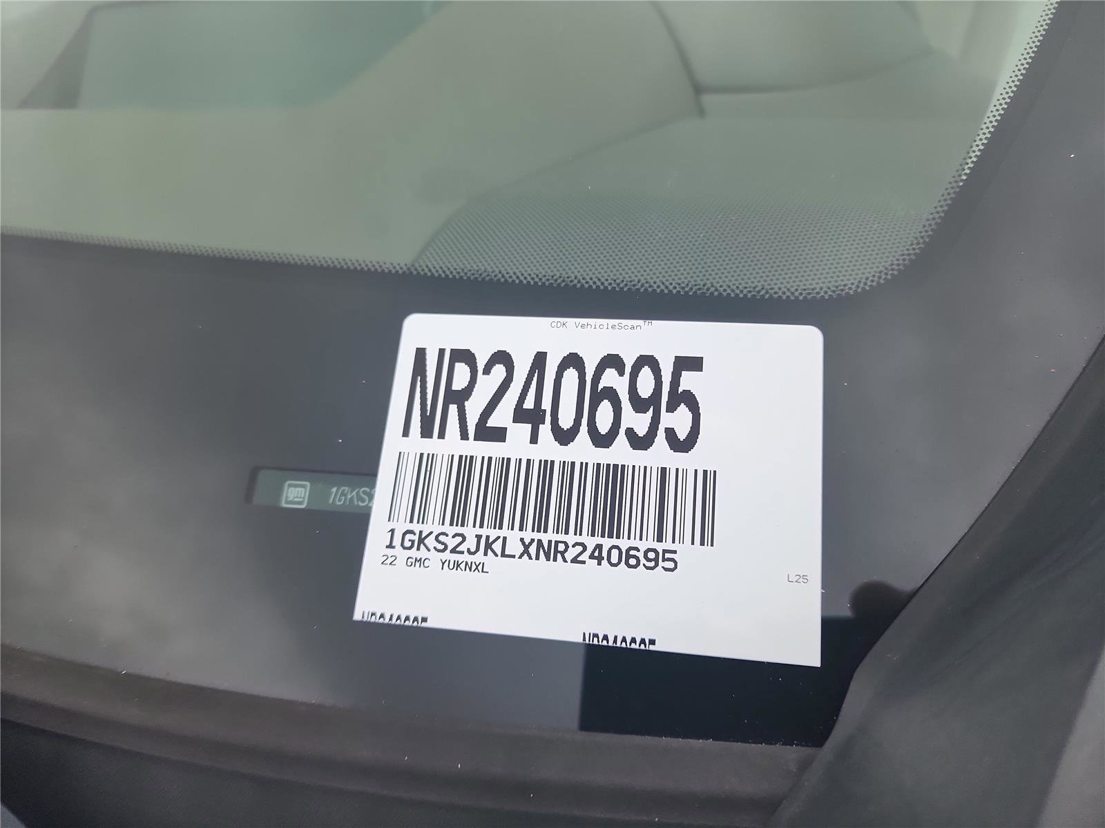 Used 2022 GMC Yukon XL Denali image 12