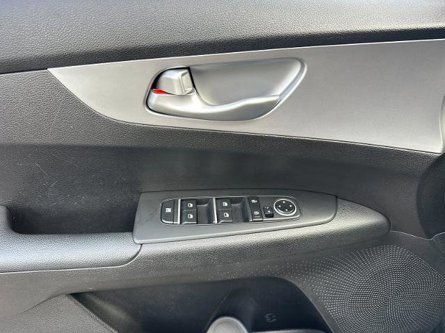 Used 2023 Kia Forte LXS image 10