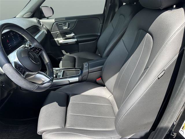 Used 2025 Mercedes-Benz GLB 250 4MATIC image 13