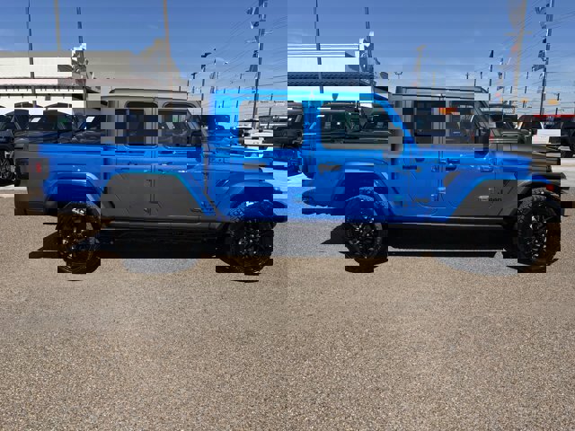 Used 2025 Jeep Gladiator Sport image 4