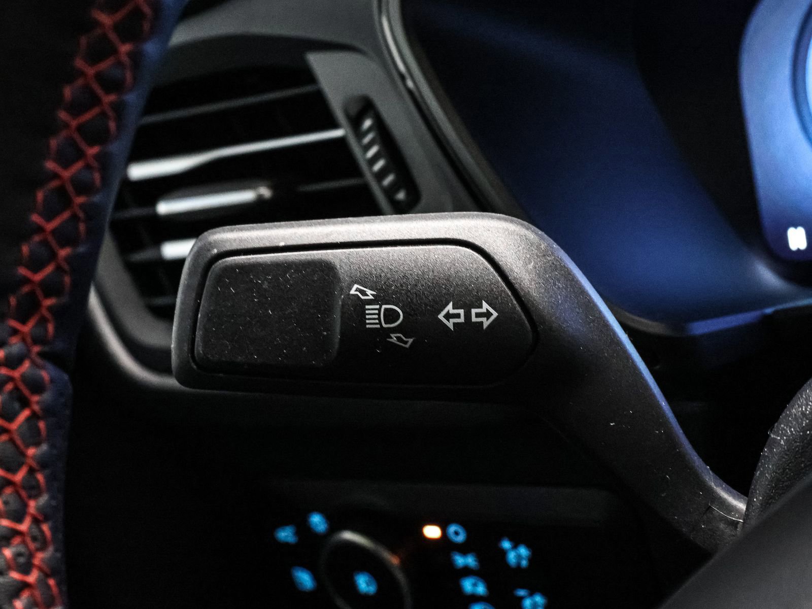 Certified 2025 Ford Escape ST-Line Elite image 37