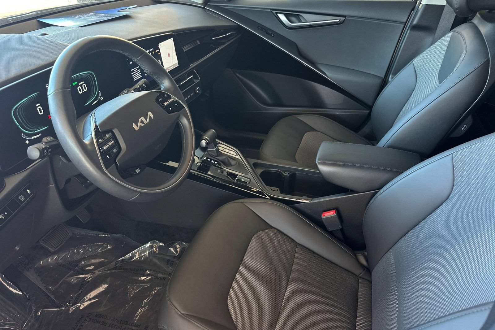 Used 2023 Kia Niro EX FWD image 9