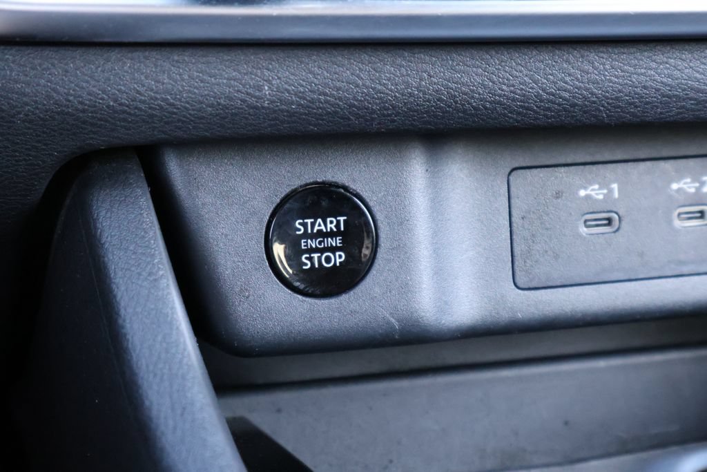 Used 2025 Nissan Rogue SV FWD image 8