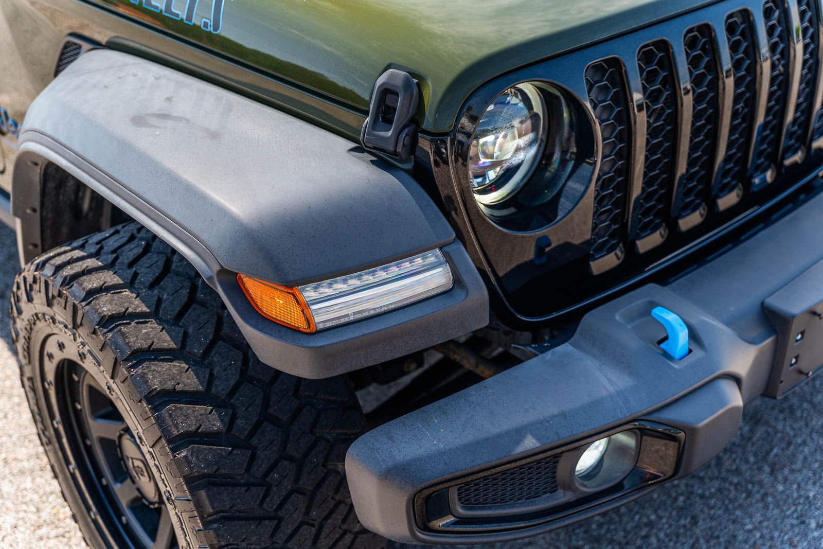 Used 2023 Jeep Wrangler Unlimited w/ Cold Weather Group AWD/4WD image 11