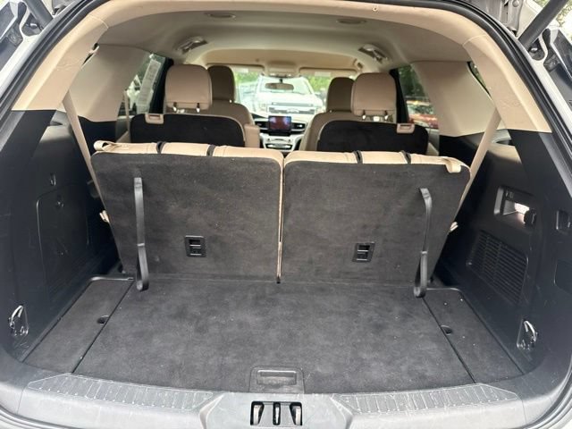 Certified 2023 Ford Explorer XLT w/ Equipment Group 202A AWD/4WD image 17