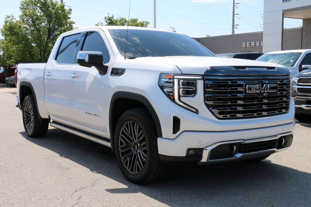 Used 2022 GMC Sierra 1500 Denali Ultimate AWD/4WD image 4