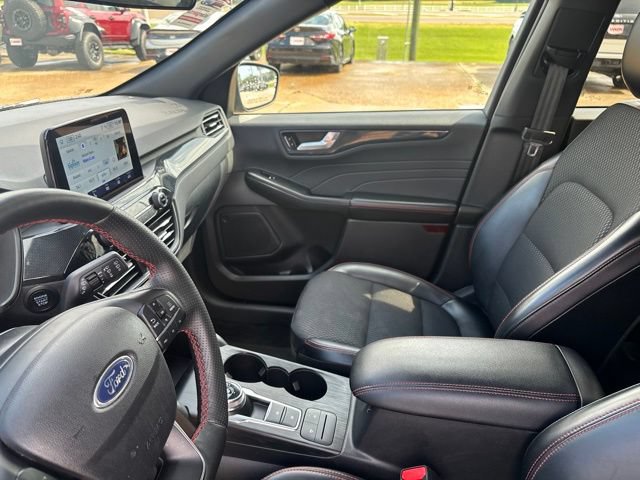 Certified 2025 Ford Escape ST-Line Select AWD/4WD image 15