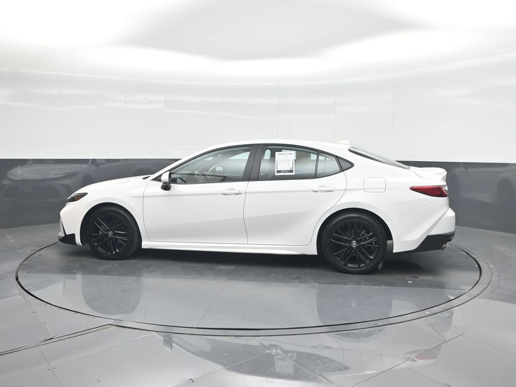 Used 2025 Toyota Camry SE FWD image 26