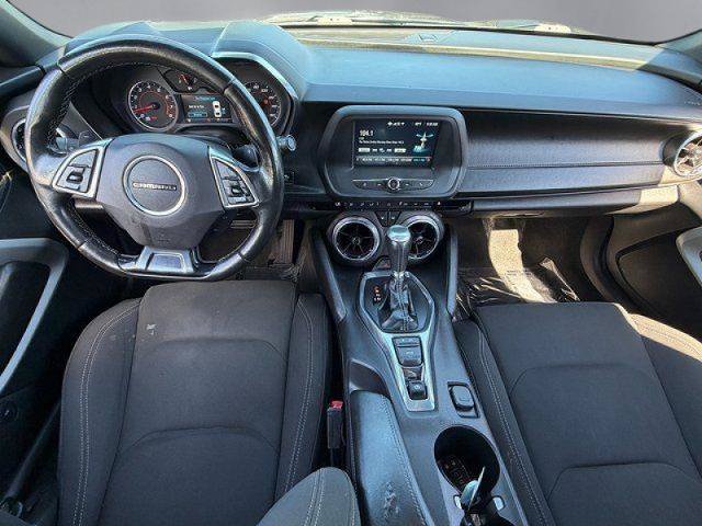 Used 2018 Chevrolet Camaro LT RWD image 3