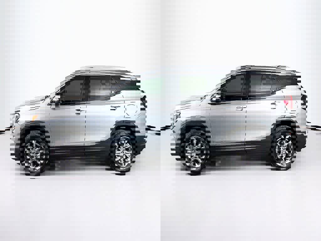 Used 2023 GMC Terrain SLT image 2