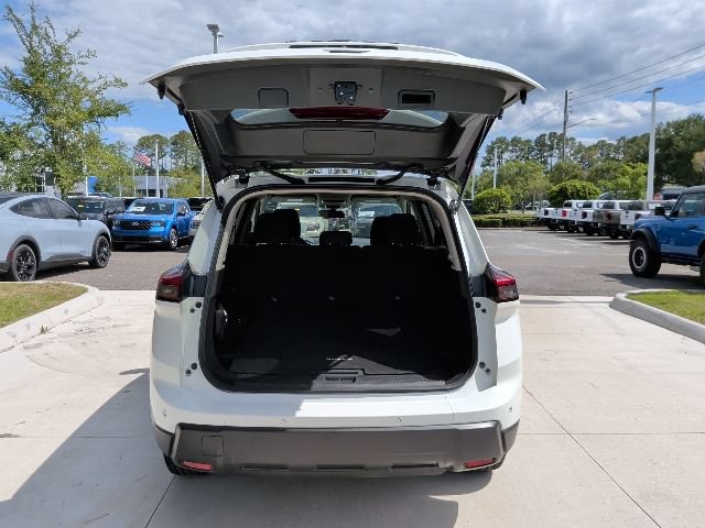 Used 2024 Nissan Rogue S AWD/4WD image 13