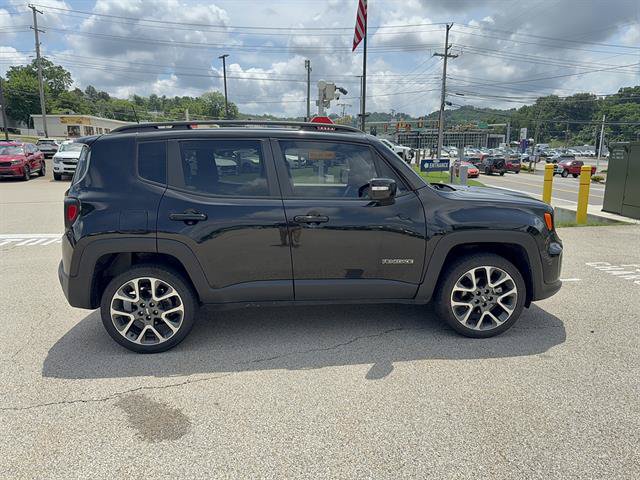Used 2022 Jeep Renegade Limited w/ Sun, Sound & Wheels Group AWD/4WD image 7