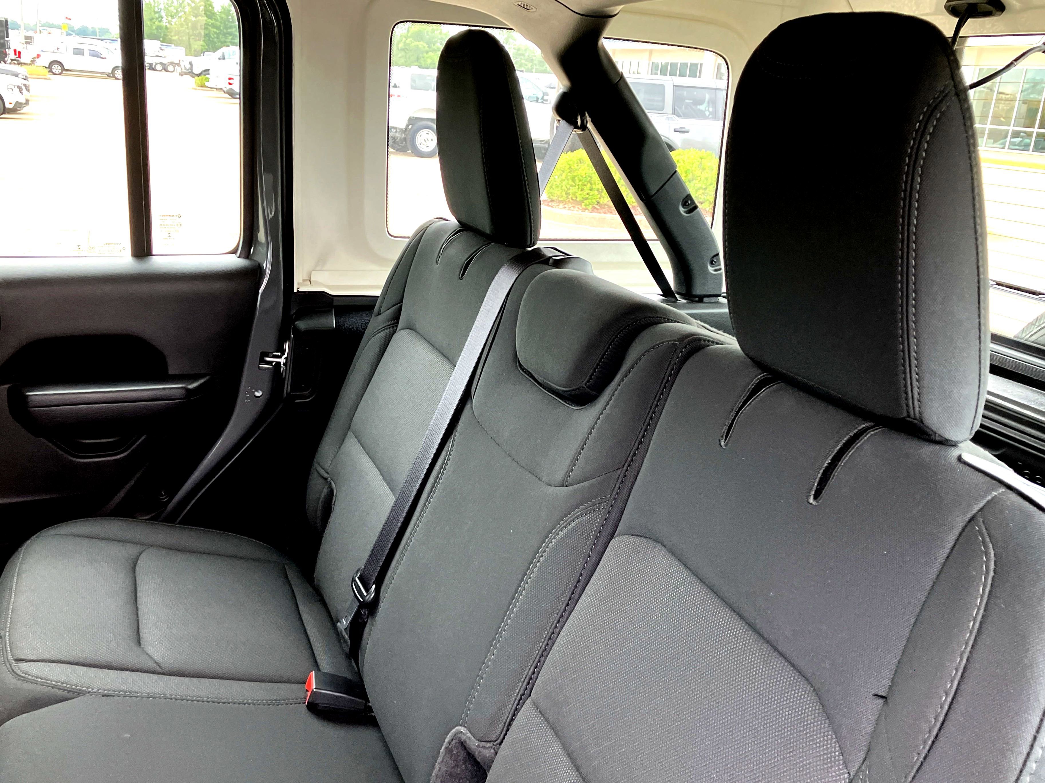 Used 2022 Jeep Wrangler Unlimited Sport image 41