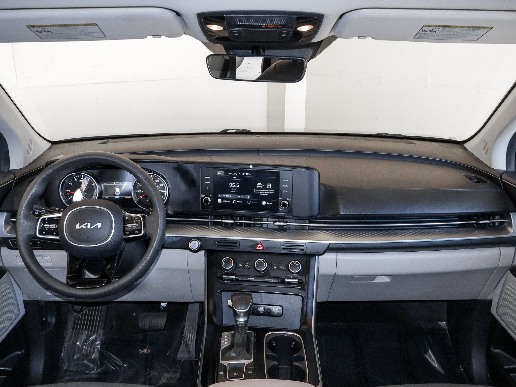 Used 2022 Kia Carnival LX FWD image 25