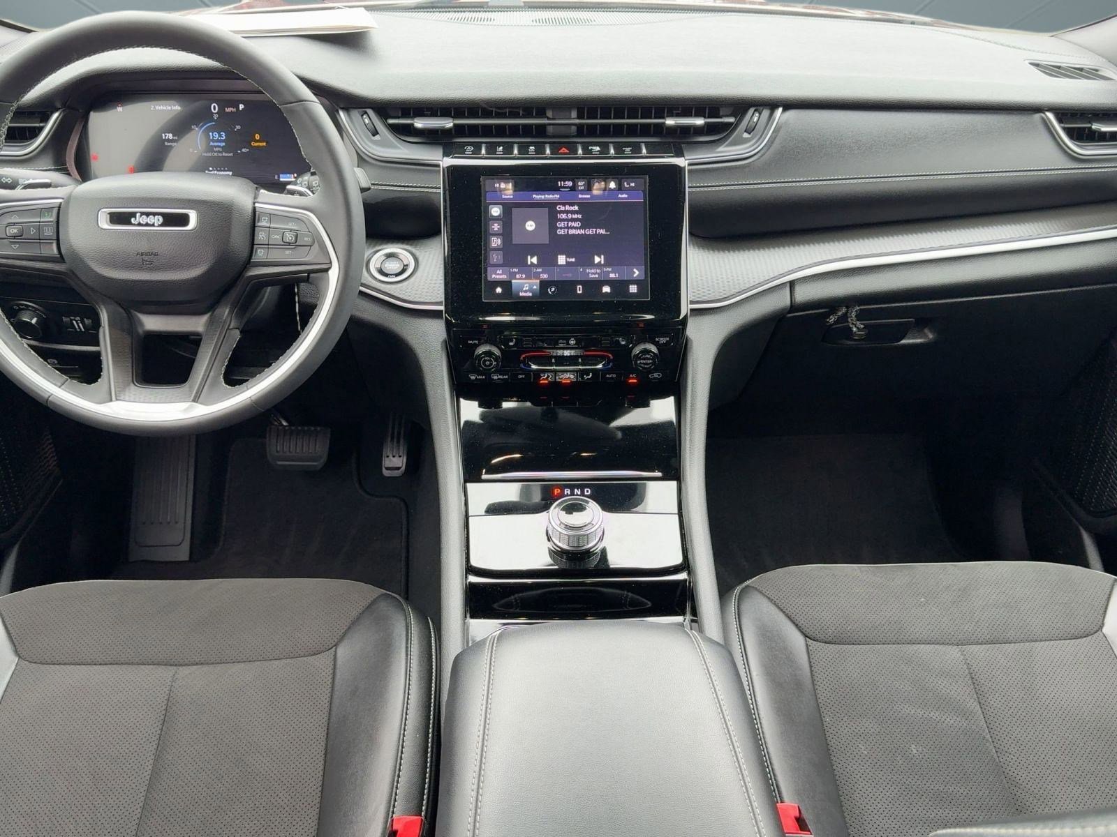 Used 2023 Jeep Grand Cherokee Altitude image 14