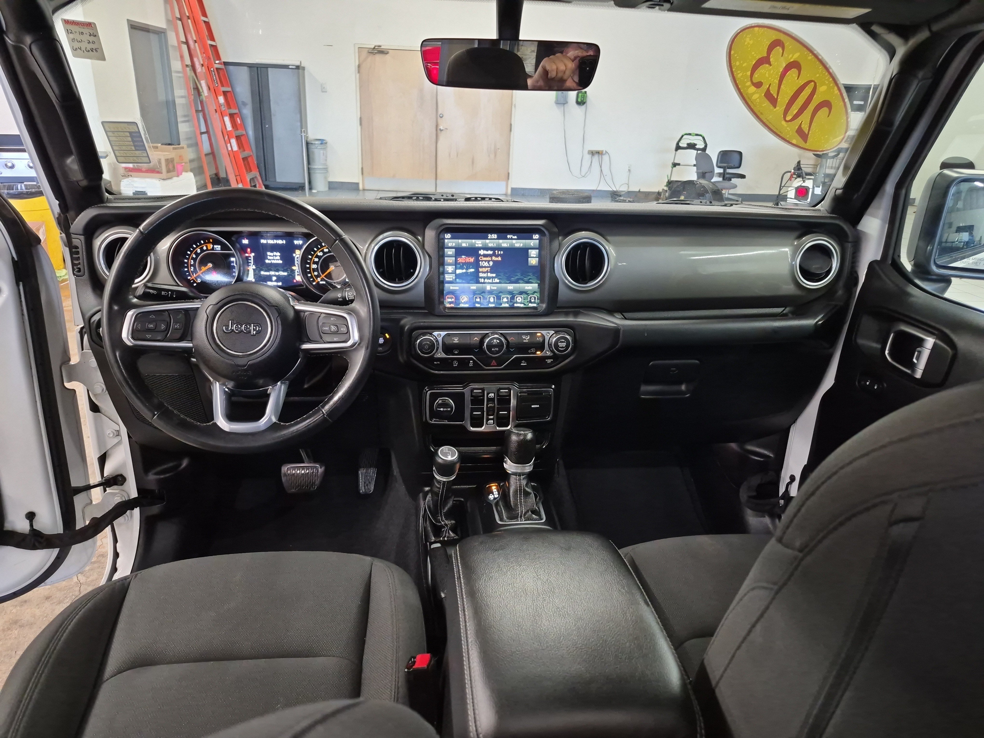 Used 2023 Jeep Gladiator Overland AWD/4WD image 20