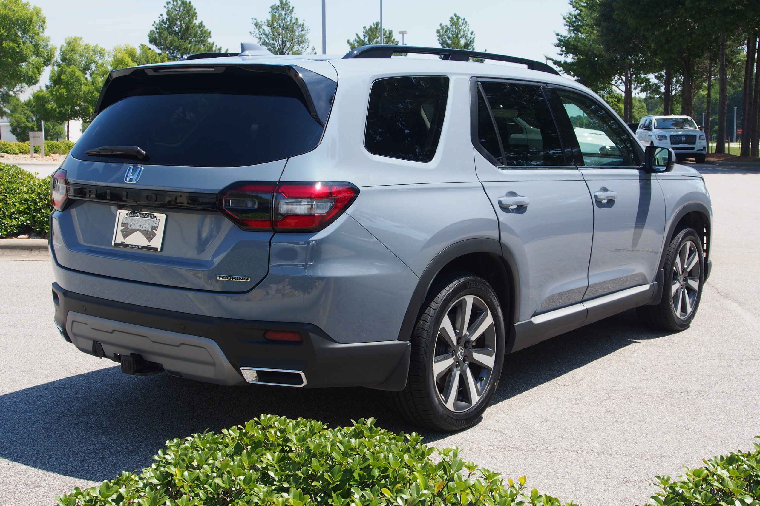 Used 2025 Honda Pilot Touring image 8