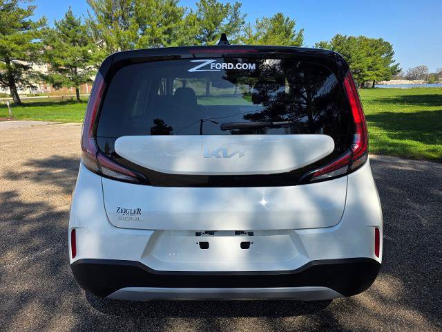 Used 2025 Kia Soul S FWD image 33