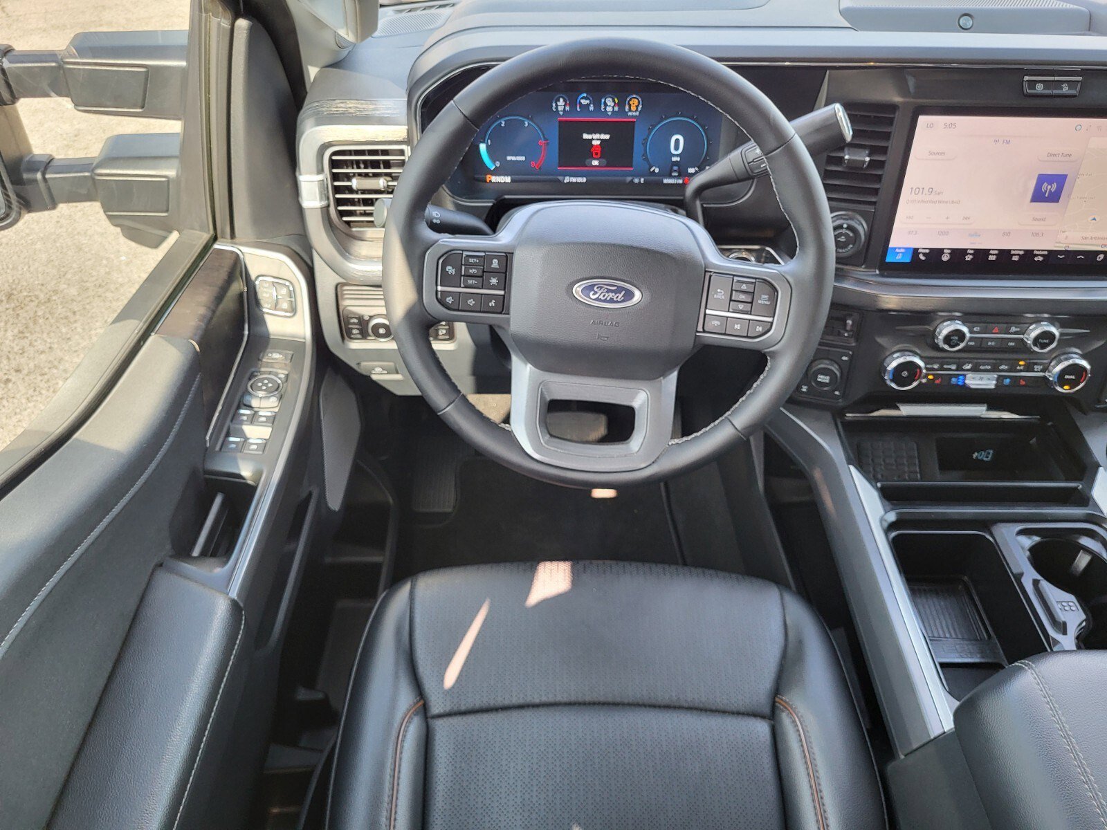 Certified 2025 Ford F250 Lariat w/ Lariat Ultimate Package AWD/4WD image 15