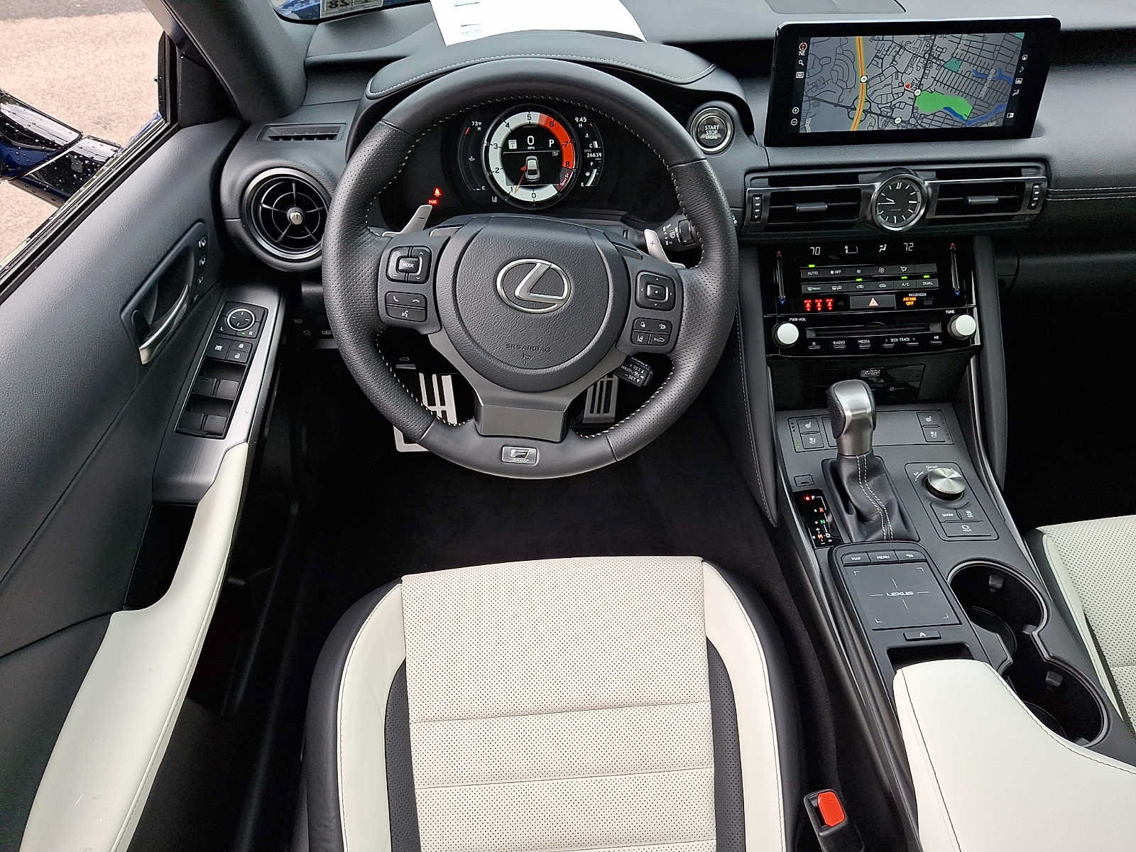 Used 2023 Lexus IS 500 RWD image 11